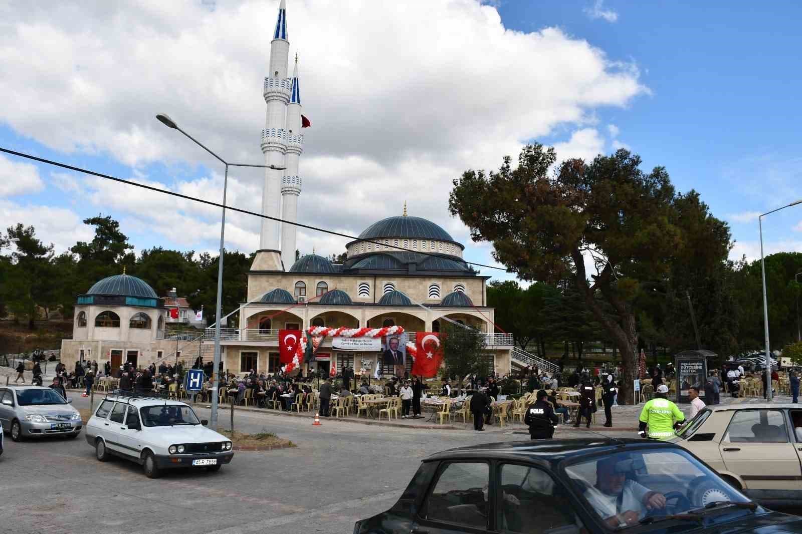 Gördes'te 100 Milyon Liralık Cami ve Kur'an Kursu Hizmete Açıldı
