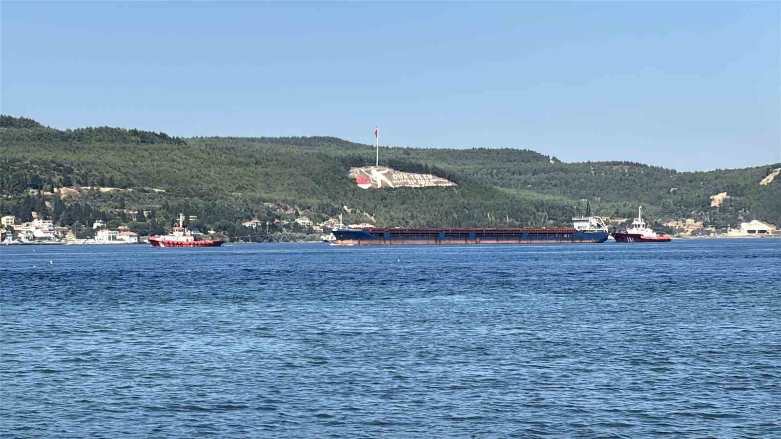 Çanakkale Boğazı'nda Kargo Gemisi Arızayla Karşılaştı: 'KAPITAN SHYRIAGIN' Kurtarma Operasyonuyla Güvenli Limana Demirledi