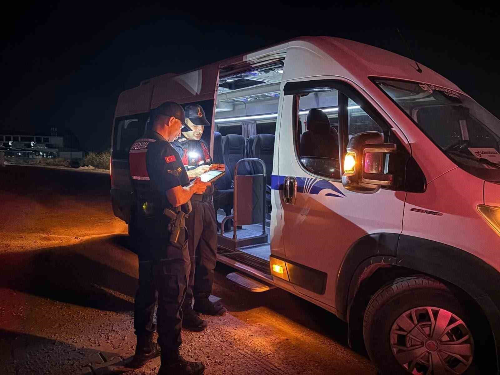 Manisa'da Jandarma Gece Denetimi: Büyük Ölçekli Uygulama Detayları