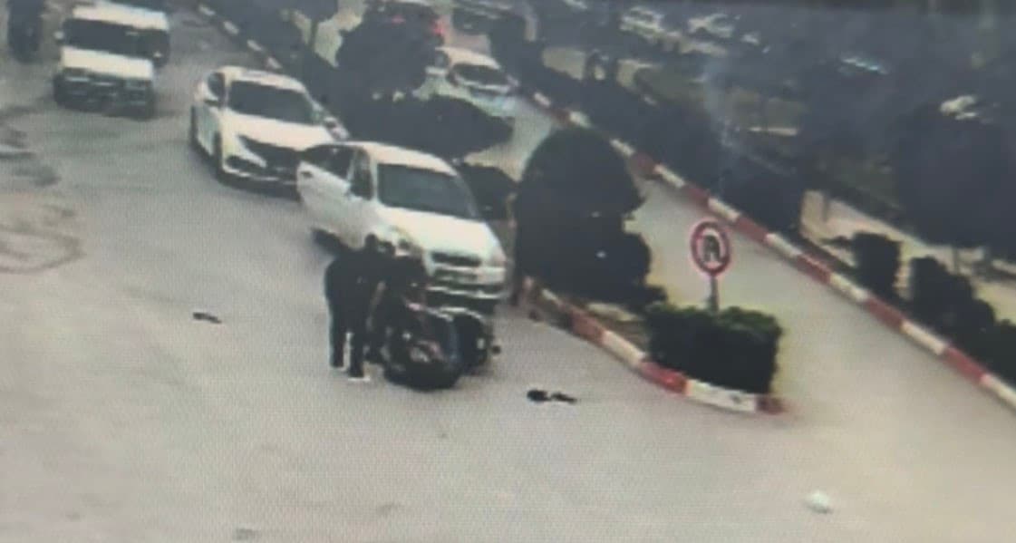 Osmaniye Kadirli'de Kavşak Kazası: Otomobil ve Motosiklet Çarpıştı, Bir Kişi Yaralandı