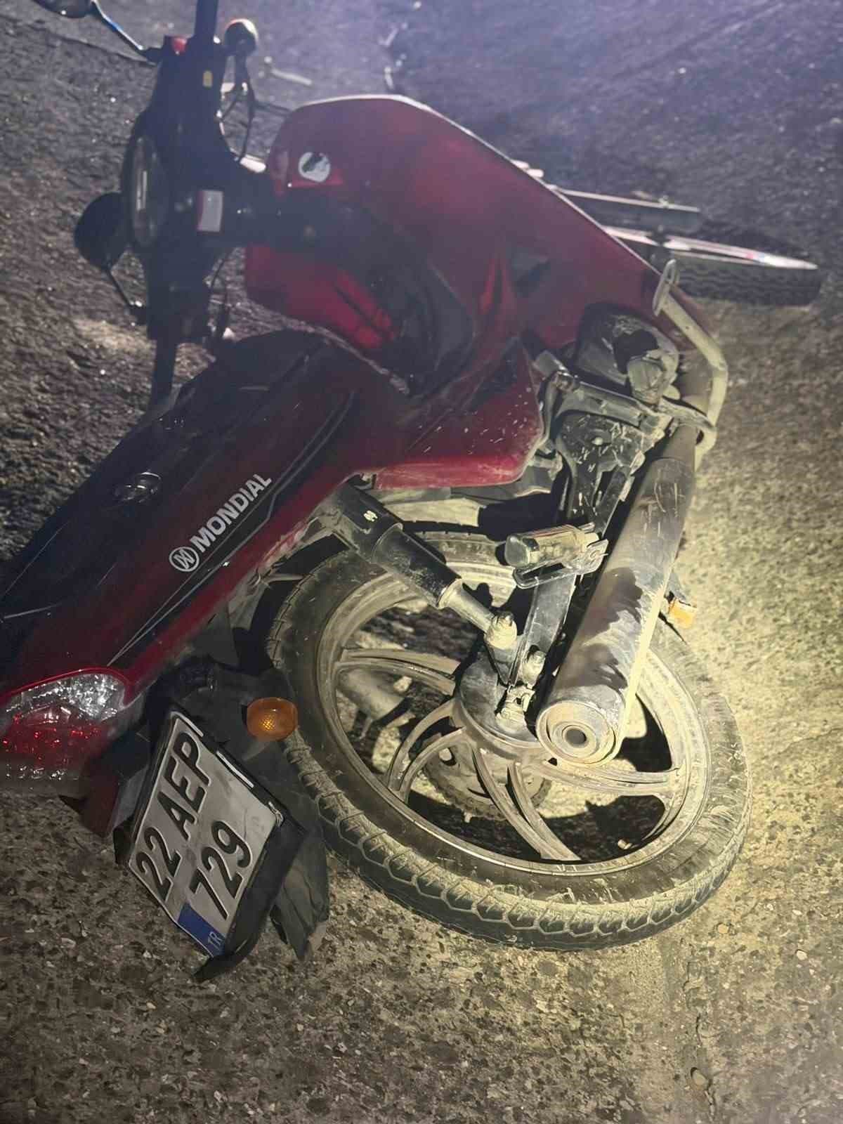 Edirne'de Motosiklet Kazası: 1 Kişi Yaralandı