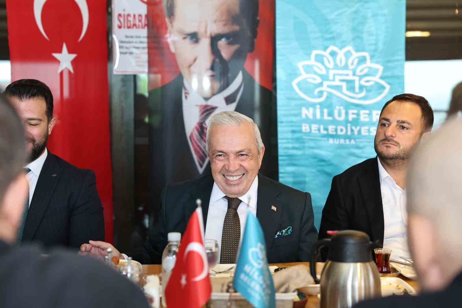 Belediye Başkanı Özdemir, Bursaspor Tribün Liderleriyle Bir Araya Geldi