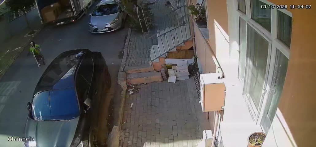 Avcılar'da Korkunç Kaza: Kamyonetin Altına Kalan Yaşlı Kadın Hayatını Kaybetti