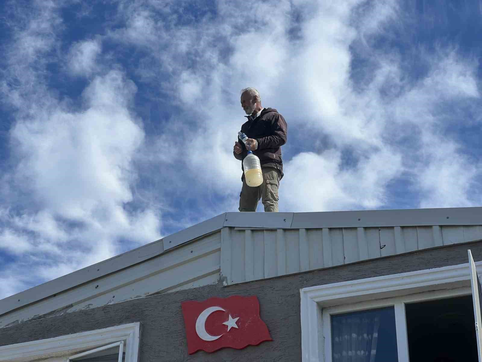 Mudanya’da Yıkım Süreci Gerginleşti: Ev Sahibi Çatıda Direniş Kurdu