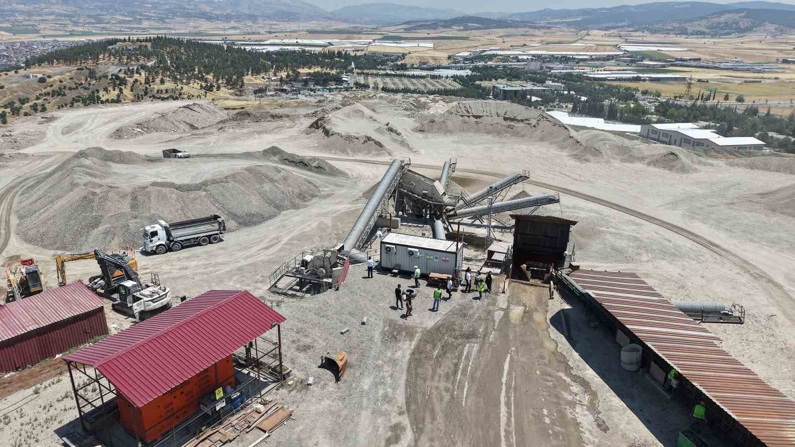 Kahramanmaraş'ta 200 Bin Metreküp Enkaz, Geri Dönüşümle Ekonomiye Kazandırıldı