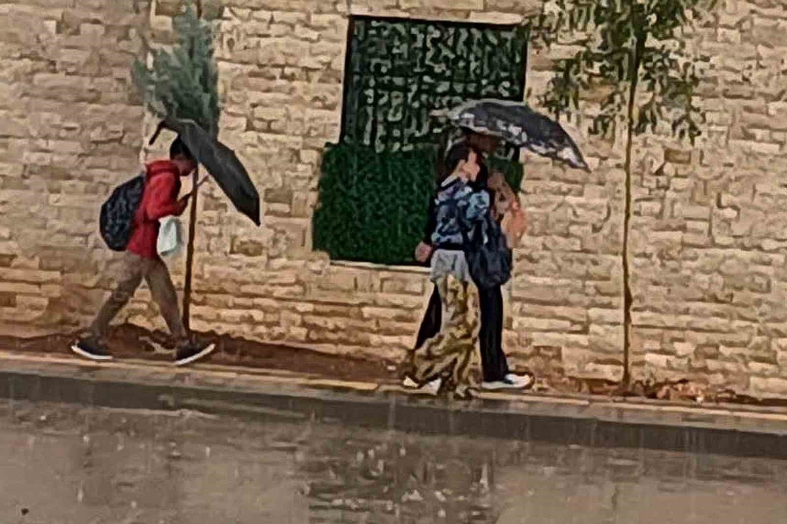 Araban'da Sağanak Yağış Etkiledi