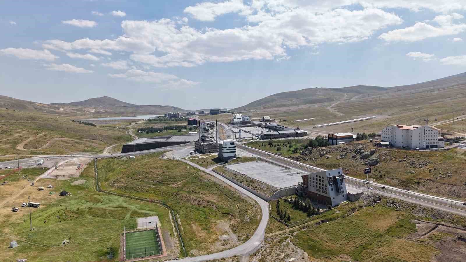 Büyükşehir, Erciyes'te Dört Mevsim Turizm Stratejisini Uyguluyor