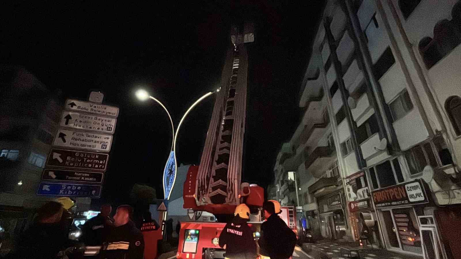 ‘Çatı Yangını’ İhbarı Bolu'da Alarmı Çekti