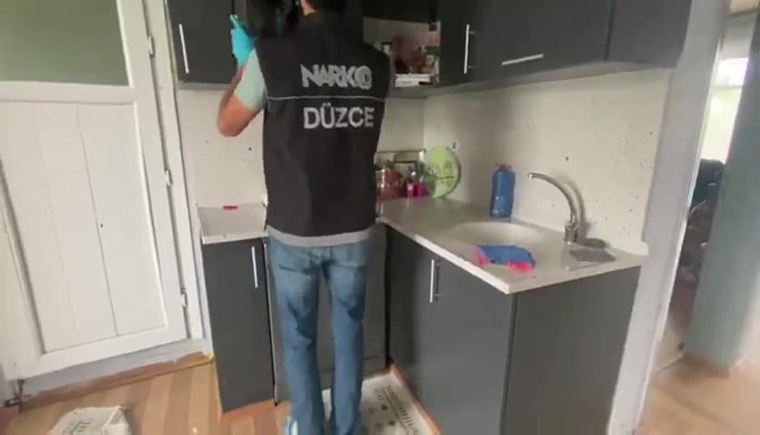 Düzce'de Narkotik Operasyonları Sürüyor