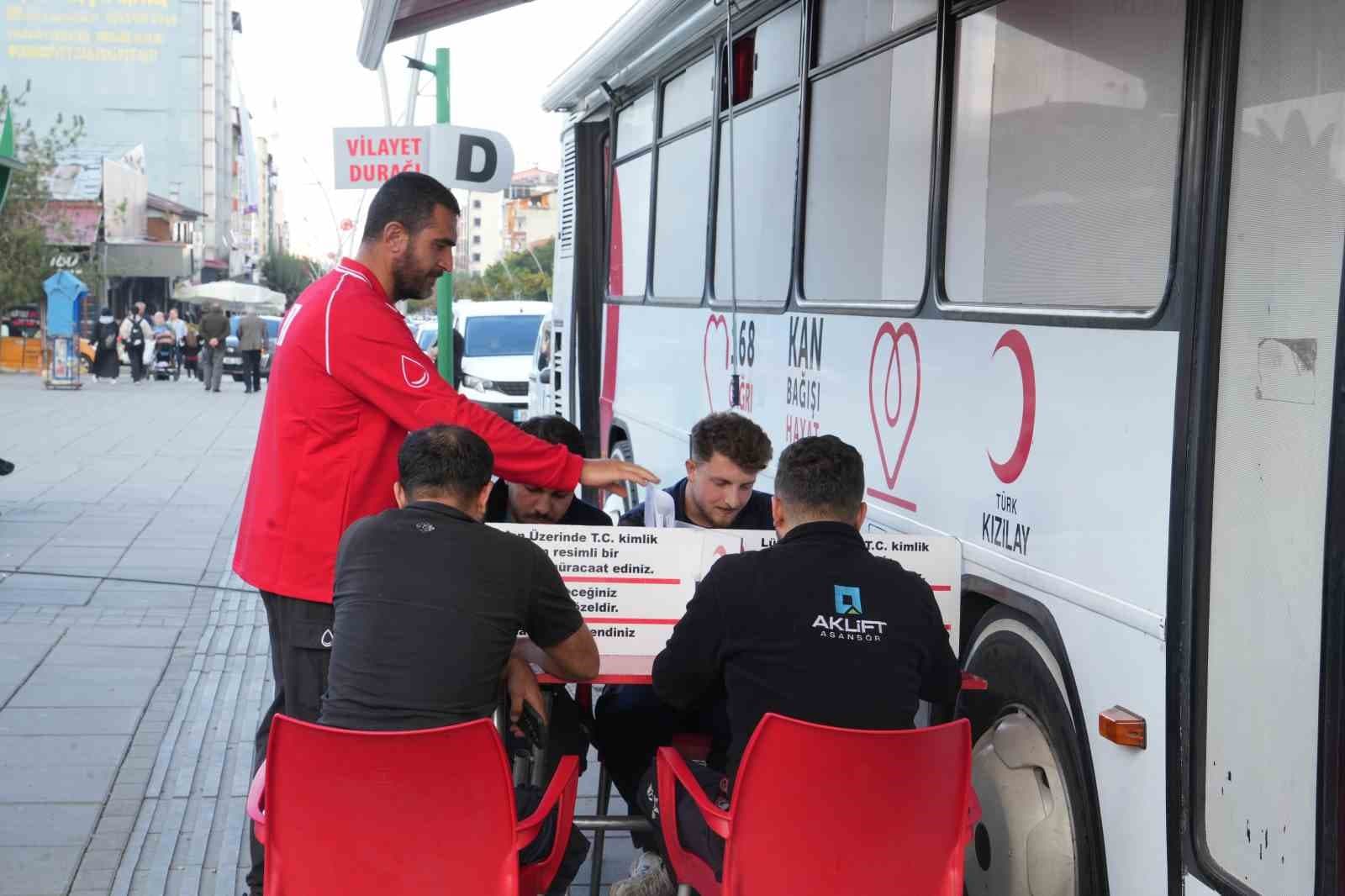 Muş'ta Kan Bağışı Kampanyasına Katılım Düşük Seyretti