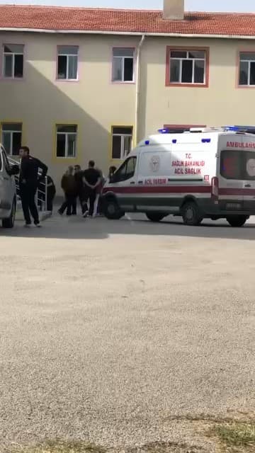 Edirne'de Okulda Çamaşır Suyu Zehirlenmesi İddiası