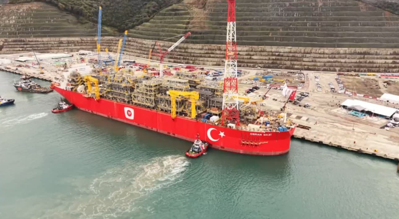 Türkiye’nin enerji gücü Osman Gazi platformu dronla görüntülendi