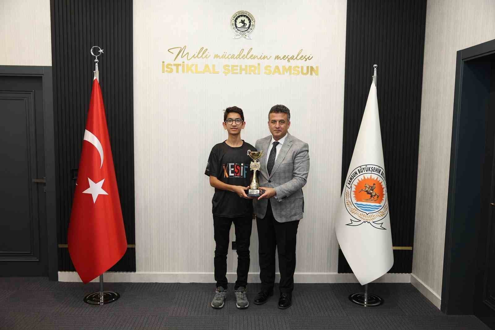 Başkan Doğan, Türkiye Dron Şampiyonu Kerem Yiğit'i Tebrik Etti