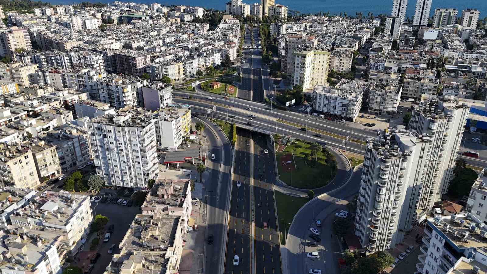 Mersin'de Güleryüz Kavşağı'na Yapay Zeka Destekli Akıllı Yönetim Sistemi Uygulandı