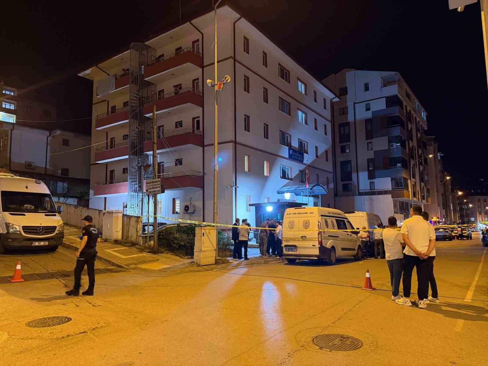 Arsin'de Otoparkta İHA Patlaması: Üç Araç Hasar Gördü