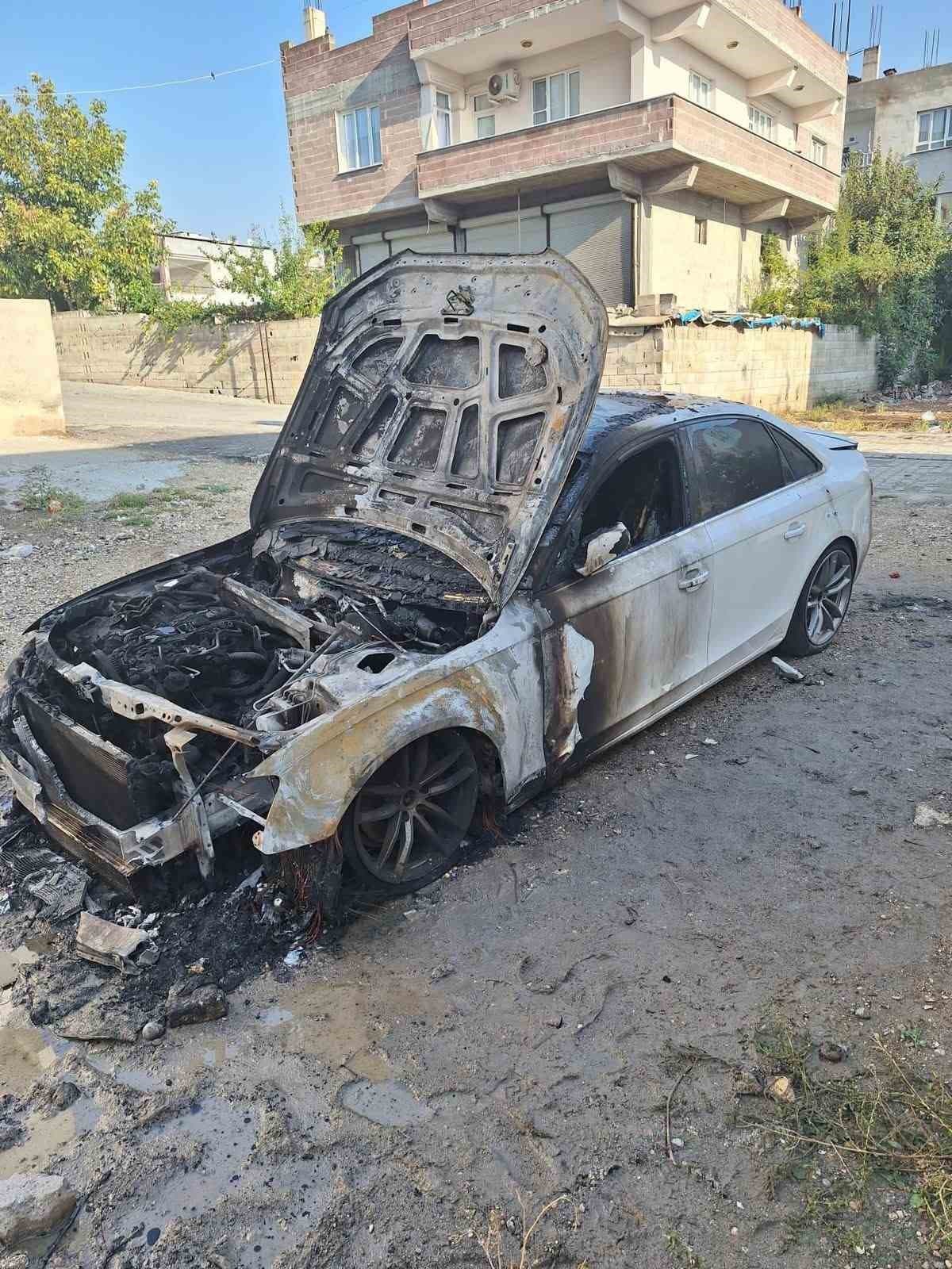 Otomobil Önce Ateş Açıldı, Ardından Kundaklandı: Şanlıurfa'da Olay