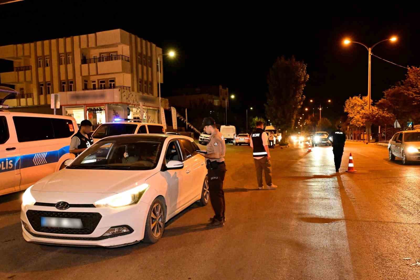 Adıyaman'da Asayiş Uygulaması: 22 Sürücüye 206 Bin Lira İdari Para Cezası Uygulandı