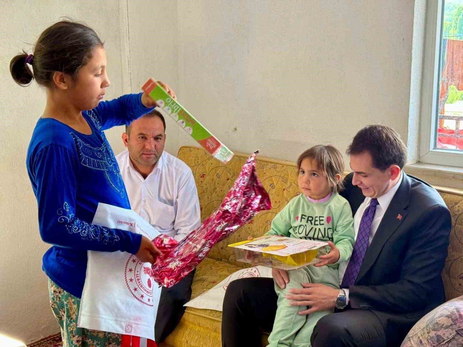 Hisarcık Kaymakamı Atam, Kurtdere Köyü'nde Aile Ziyareti Gerçekleştirdi