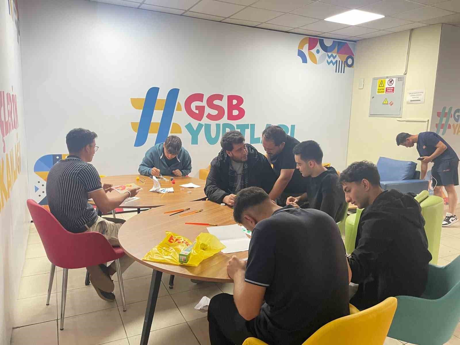Muğla Menteşe'de Gençlere Yönelik Çok Yönlü Gelişim Programları Devam Ediyor
