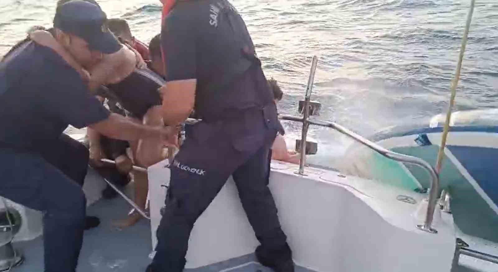 Yalova'da Akıntıya Kapılan Baba ve Kızı Kurtarıldı: 5 Kilometre Açıkta Bulundu