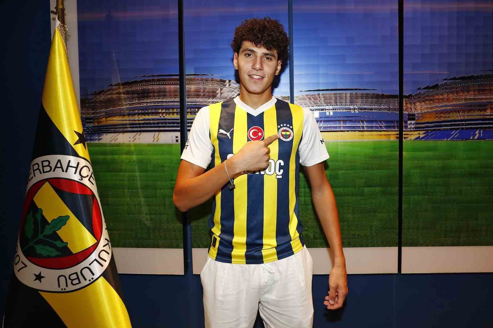 Fenerbahçe, Omar Fayed'i İtalya'daki Frosinone Calcio'ya Transfer Ettirdi