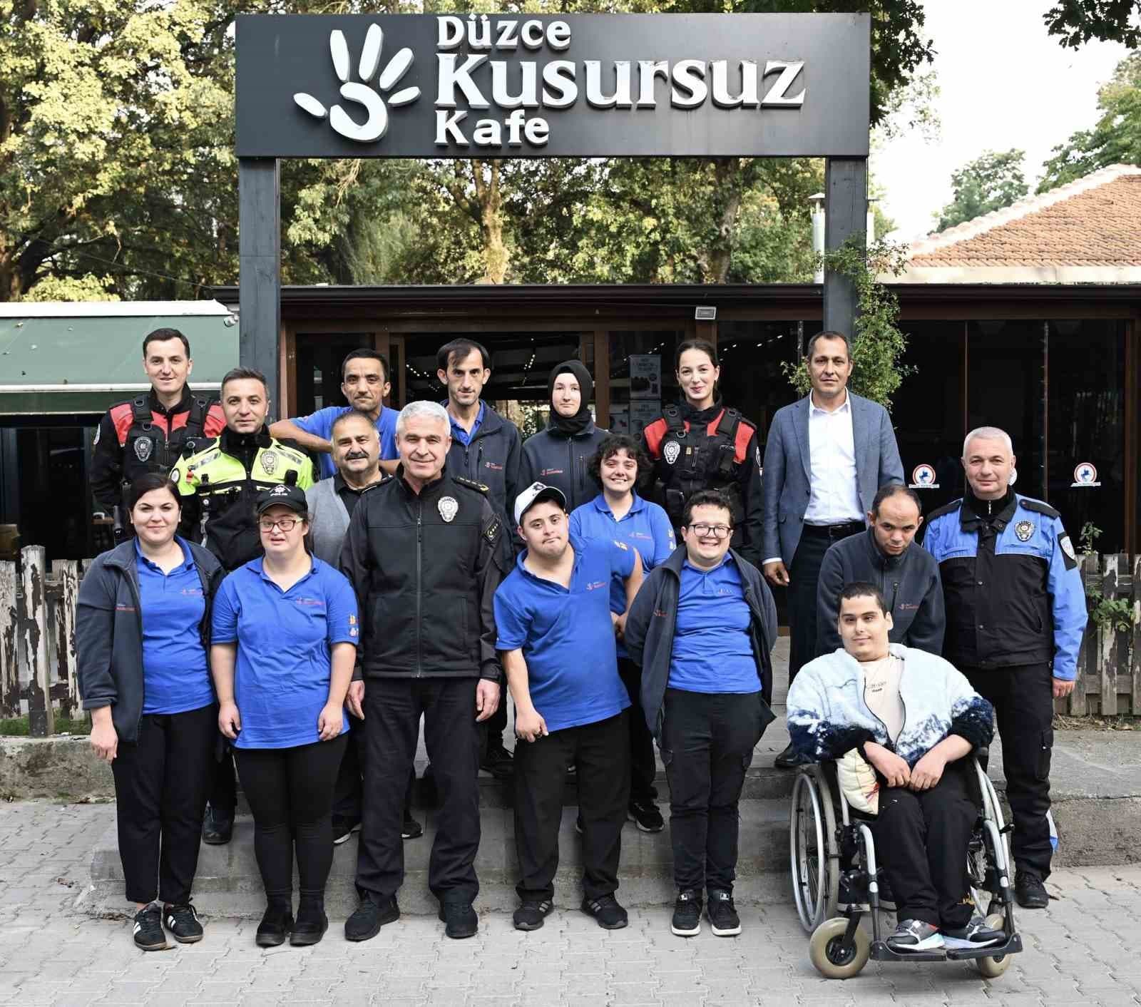 Emniyet Müdürü Ergüder Kusursuz Kafe’de gönüllere dokundu