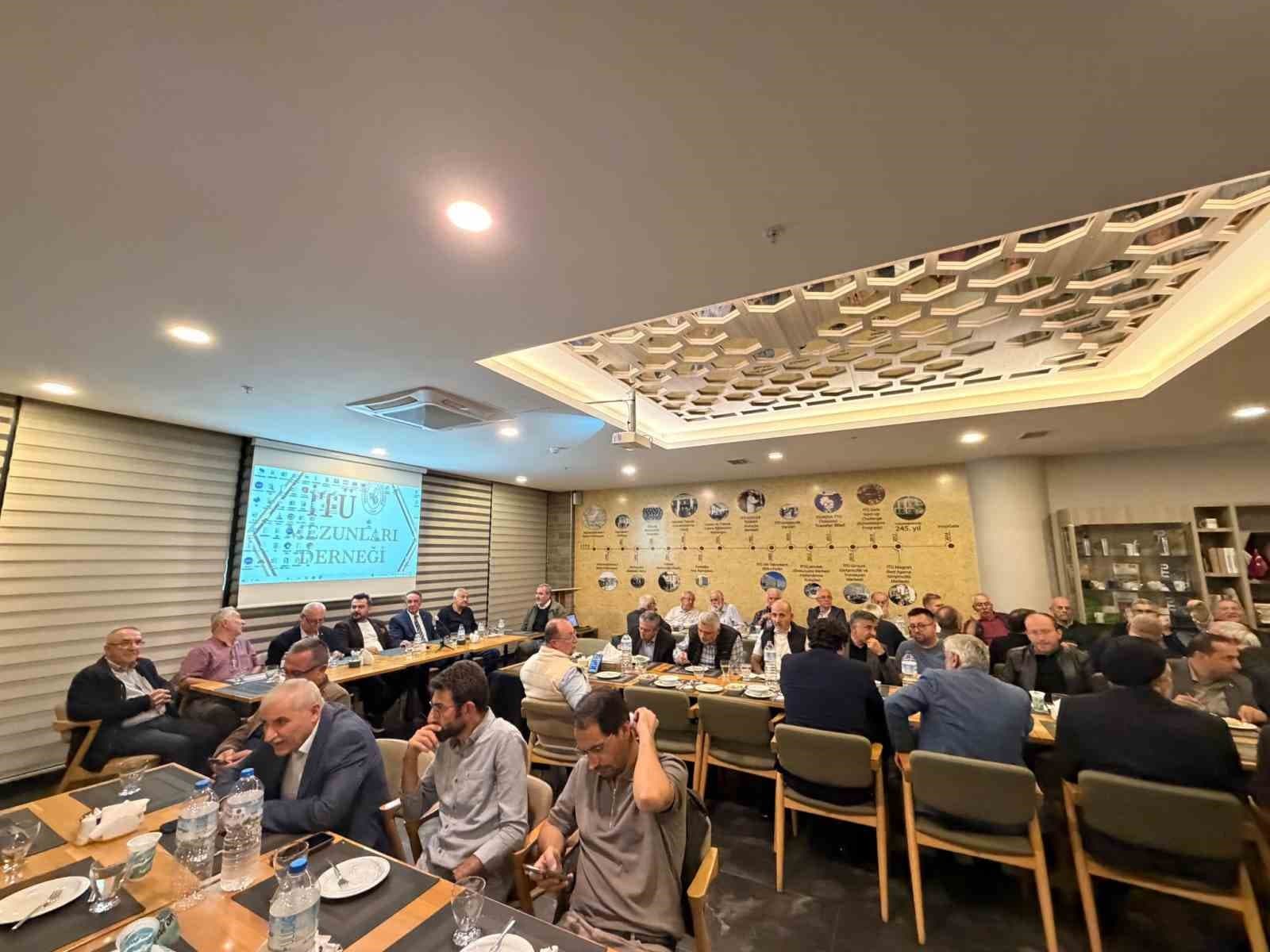 Bursa'da Küresel ve Türkiye Ekonomisi Tartışıldı