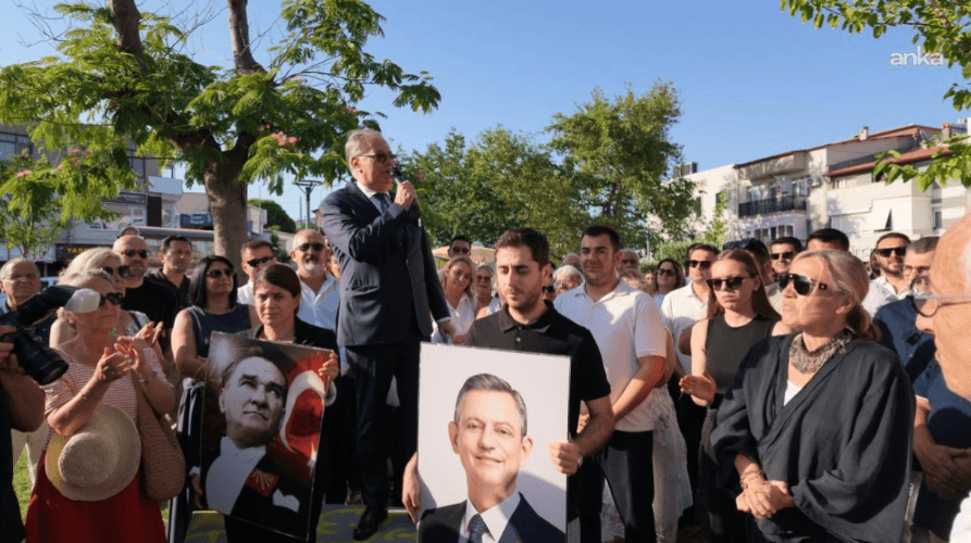 CHP URLA'DA TOPLU İSTİFA: 23 MECLİS ÜYESİ YENİ PARTİ'YE KATILIYOR