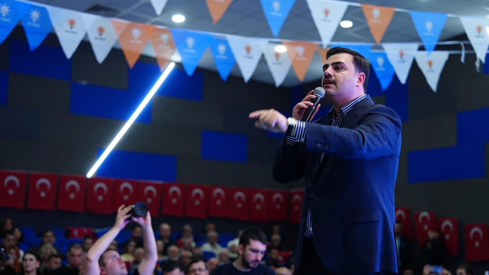 Eyyüp Kadir İnan’dan İzmir siyasetine çağrı