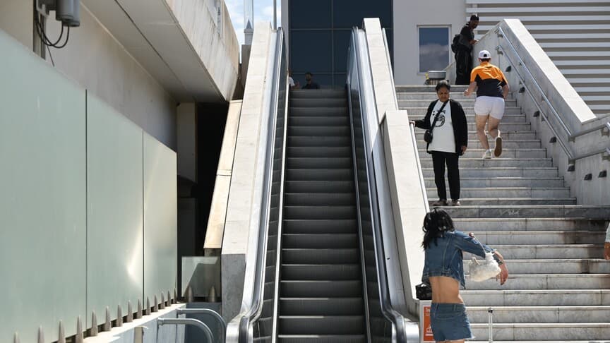 Fransa'da Fırtına 13 Bin Haneyi Elektriksiz Bıraktı