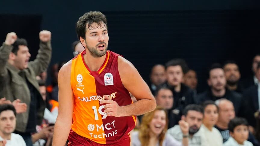 Galatasaray Erkek Basketbol Takımı Buğrahan Tuncer ile Sözleşme Yeniledi