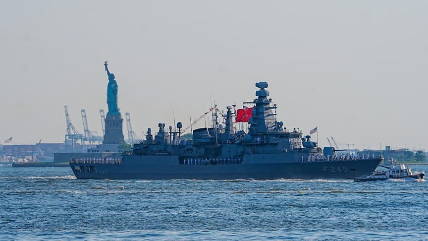 TCG Oruçreis, ABD'nin 250. Kuruluş Yılı Kutlamalarında Türkiye'yi Temsil Etti