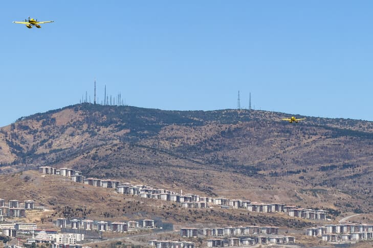 İzmir'deki Orman Yangınına Müdahale Sürüyor