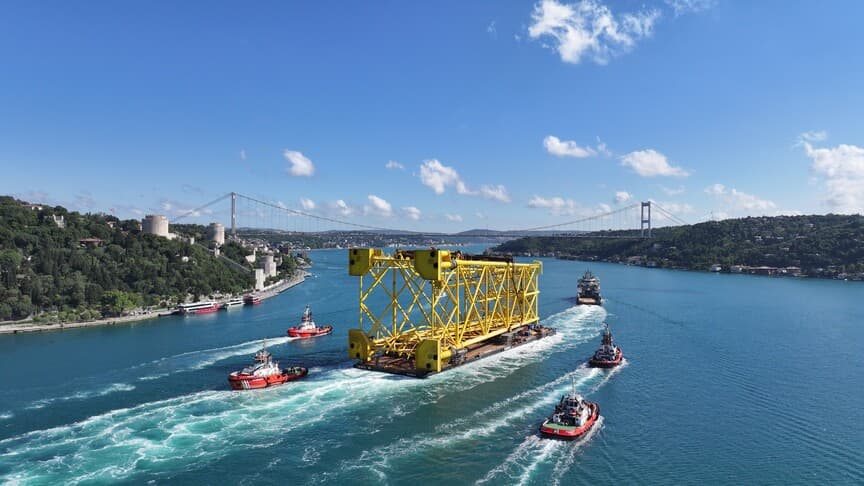 Doğal Gaz Hattı Döşeme Platformu İstanbul Boğazı'ndan Geçti