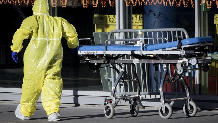 Fransa'da Ebola Şüphesiyle 5 Kişi Karantinaya Alındı