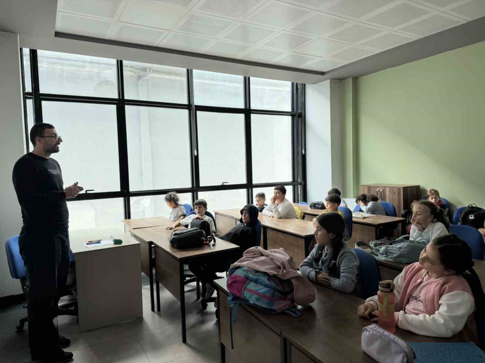 Akçakoca Gençlik Merkezi'nde Değerler Eğitimi Atölyesi Başladı