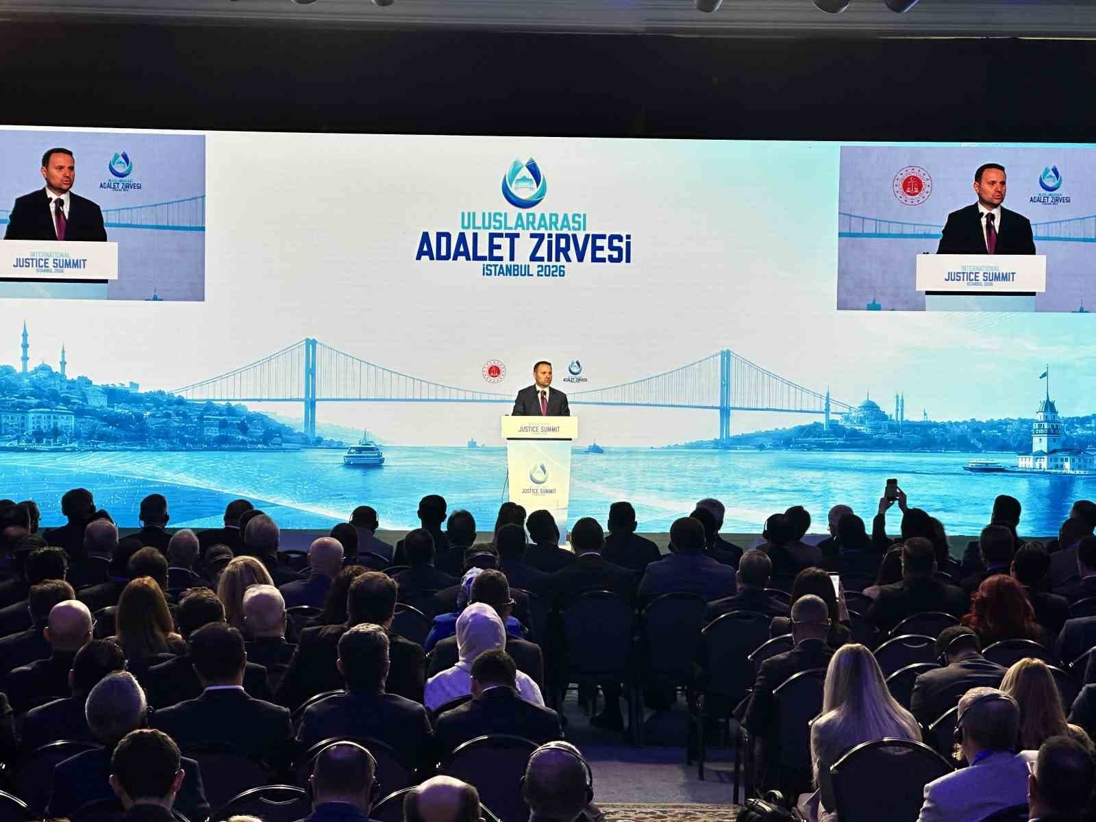 Bakan Gürlek'ten İsrail'e Kritik Tepki: Filistinlilerin Zirveye Katılamaması ve Netanyahu'nun Potansiyel Konuşması Kaygı Verici