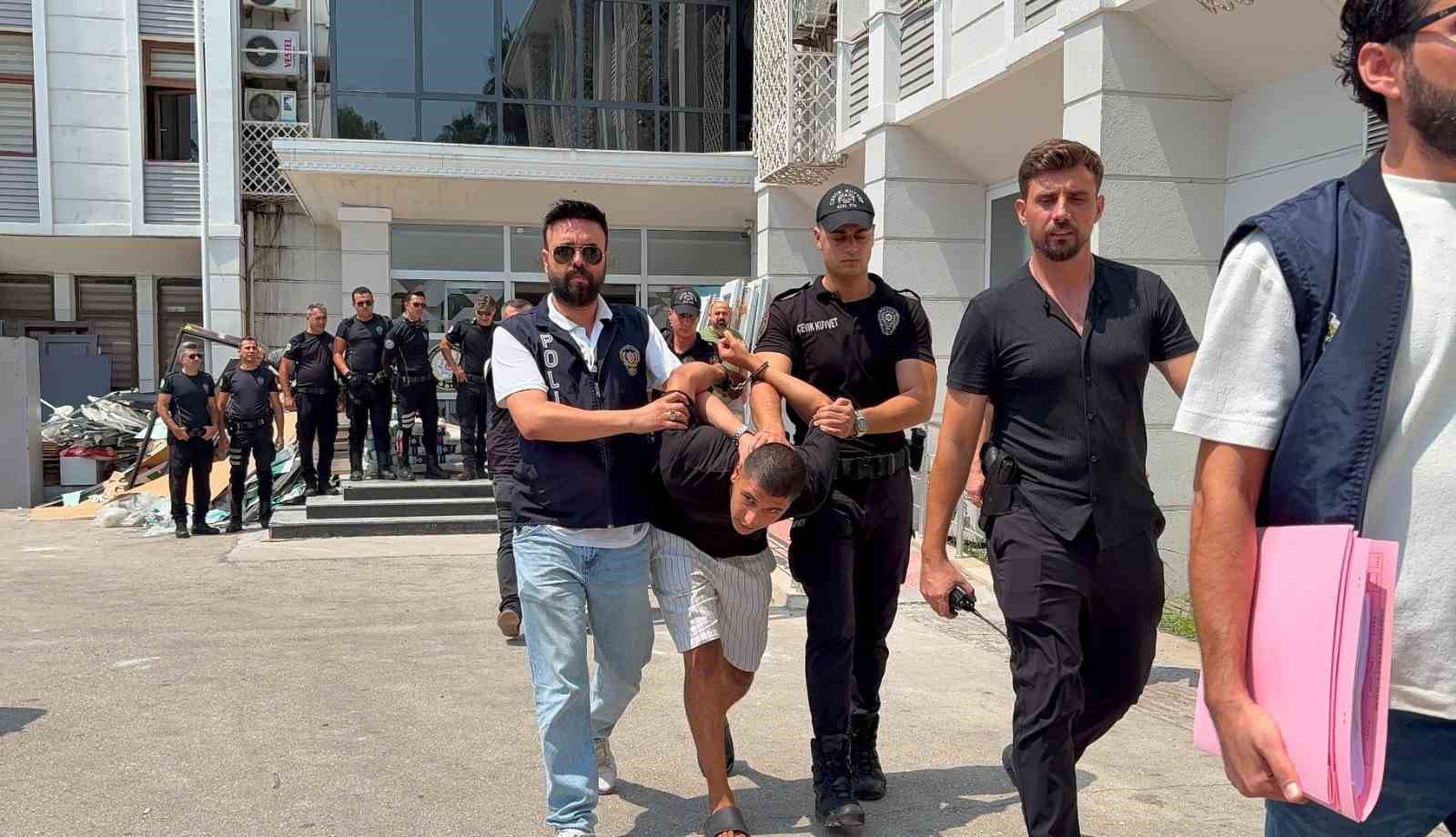 Mersin Cinayeti Davasında Sanığa İki Kez Ağırlaştırılmış Müebbet Cezası Talebi