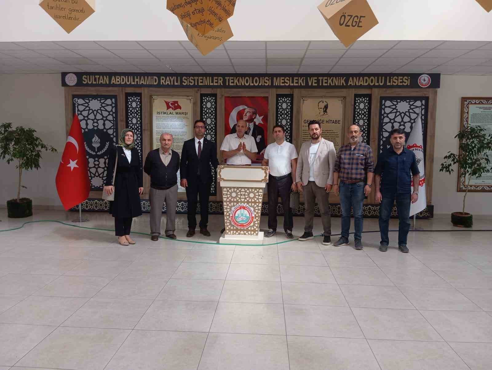 ETSO ve İSO İş Birliğiyle Başlatılan Mesleki Eğitim Projesinde Pilot Okulda İlk Görüşmeler Yapıldı