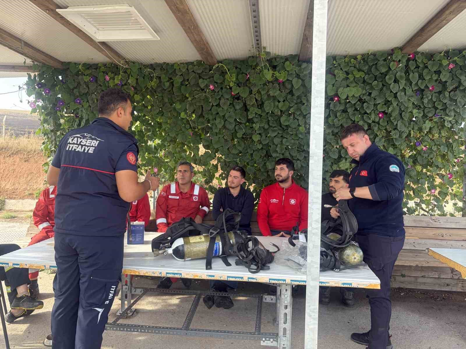 Kayseri İtfaiyesi’nden kapsamlı eğitim