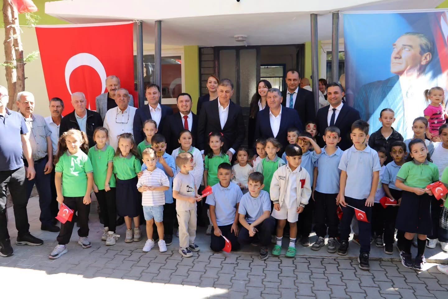 Bayındır Kızıloba İlkokulu, Büyükşehir Desteğiyle Yenilenerek Hizmete Açıldı