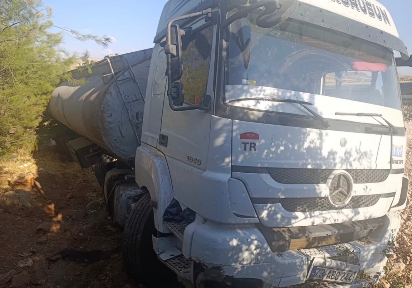 Gelin Konvoyundan Kaçınma Girişimi Başarısız: Tanker Kontrolü Kaybı Sonucu Ormana Sürüklendi