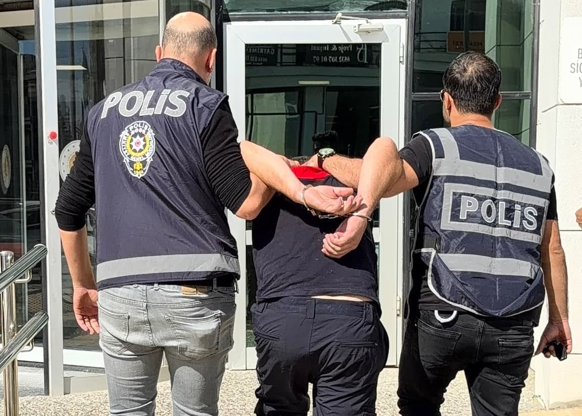 İtfaiyeci, Eski Sevgilisinin Evini Benzinle Ateşe Verdi: Şüpheli Tutuklandı