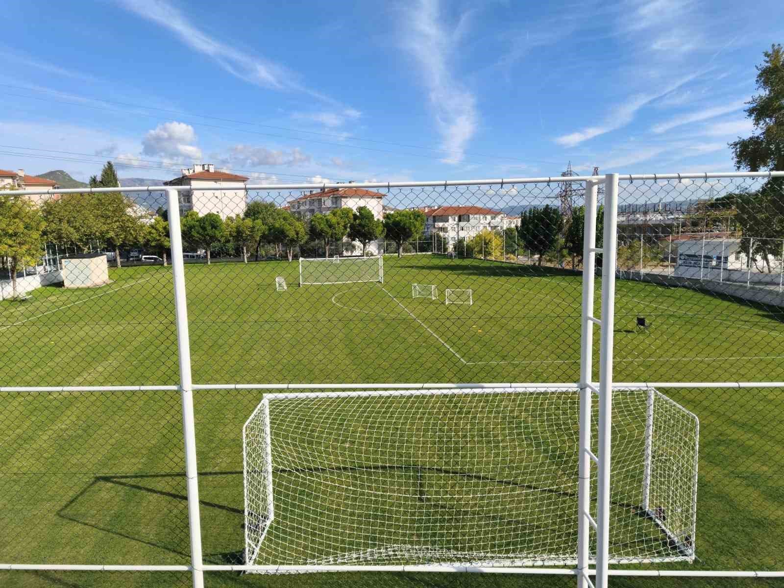 Muğlaspor, Eski Başkan Hamdi Yücel Gürsoy'a Saygı Duruşu Yapıyor