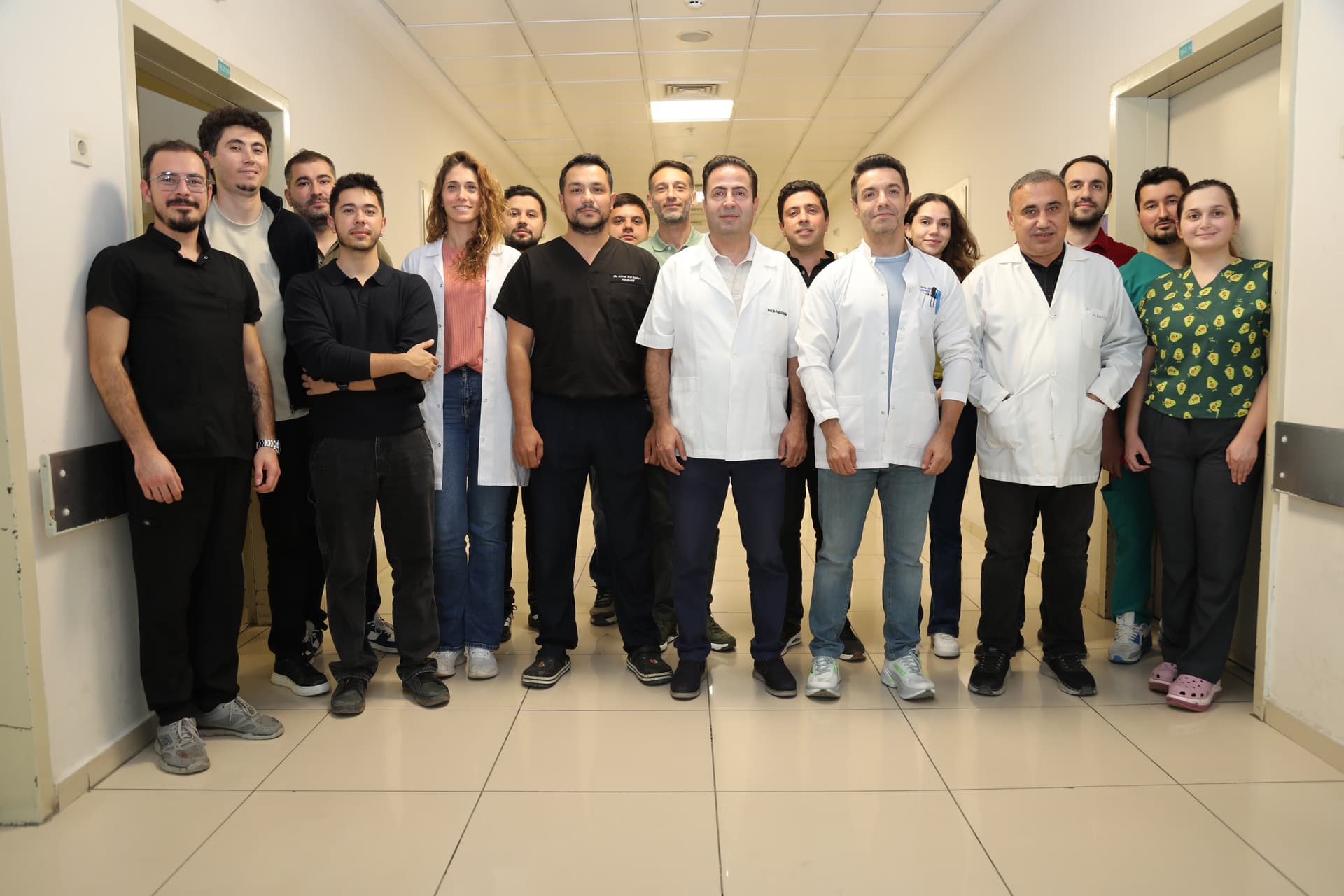 İzmir’de açık kalp ameliyatı olmadan mitral kapak onarımı yapıldı