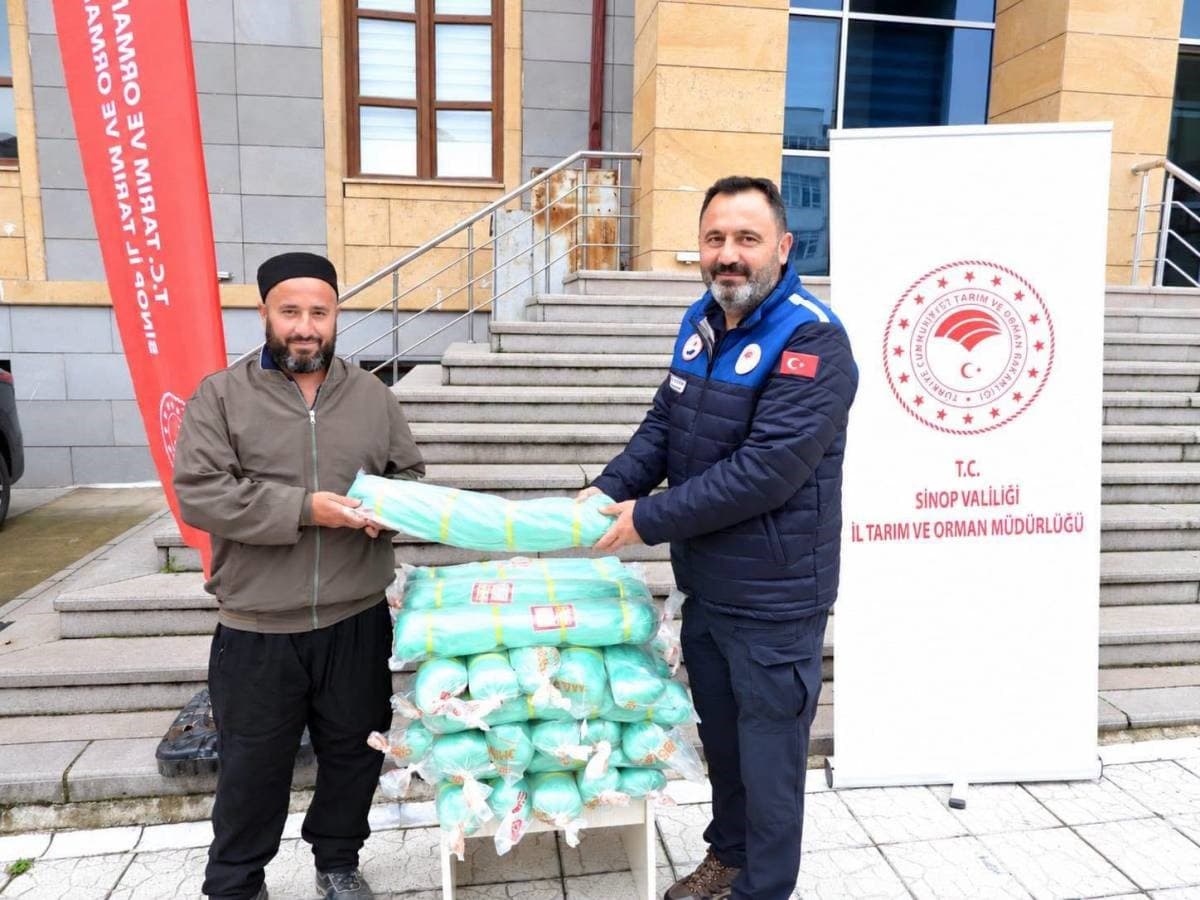 Sinop’ta geleneksel balıkçılara malzeme desteği