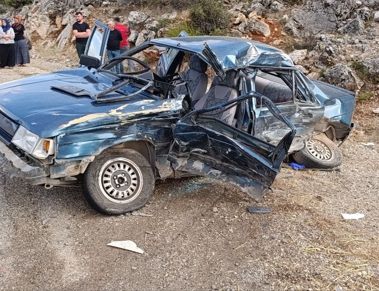 Konya'da Tır ve Otomobil Çarpıştı: Bir Can Kaybı ve Üç Yaralı