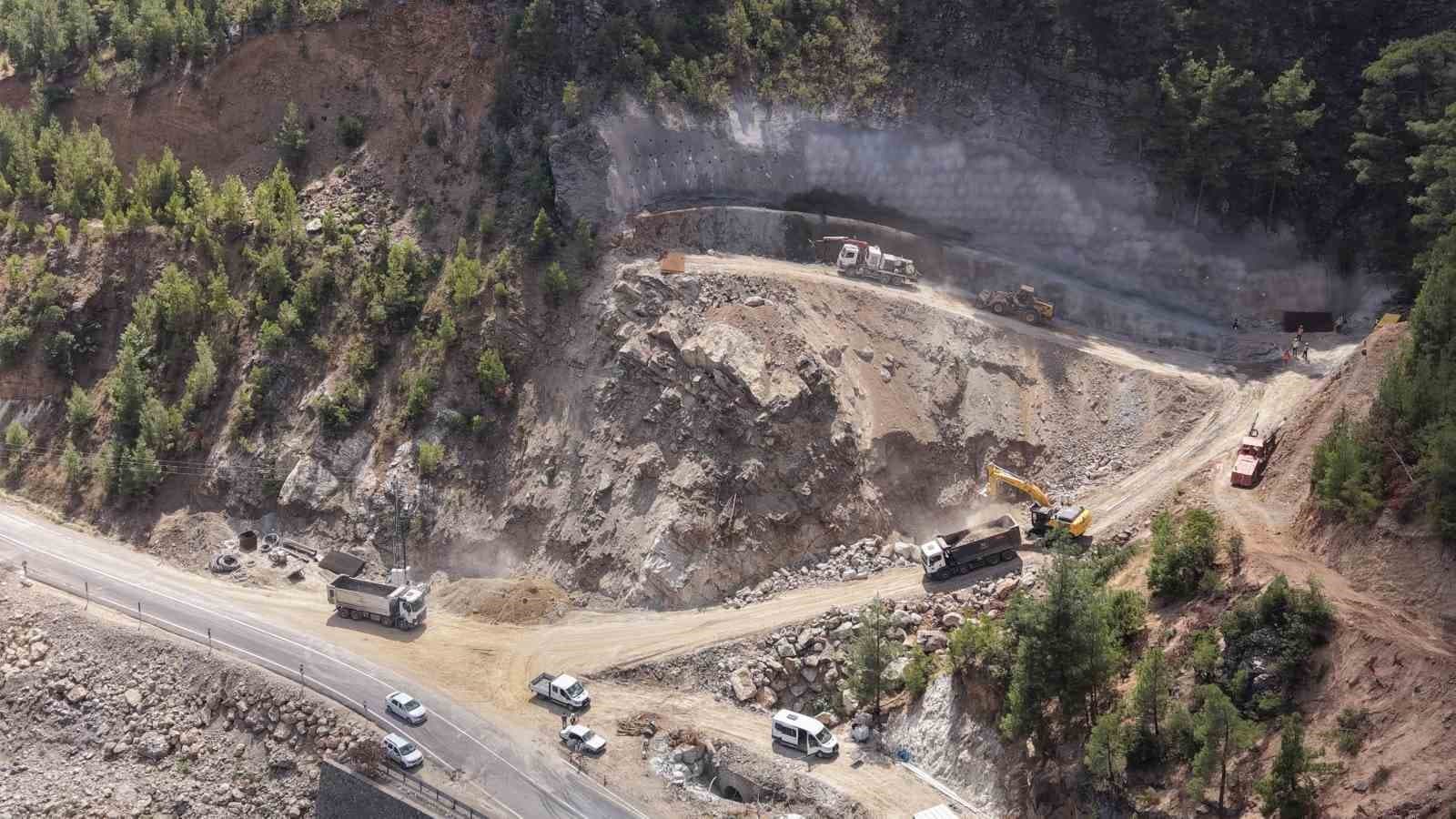 Adana'da Heyelan Müdahalesi ve Kritik Tünel İnşaatına Başlandı