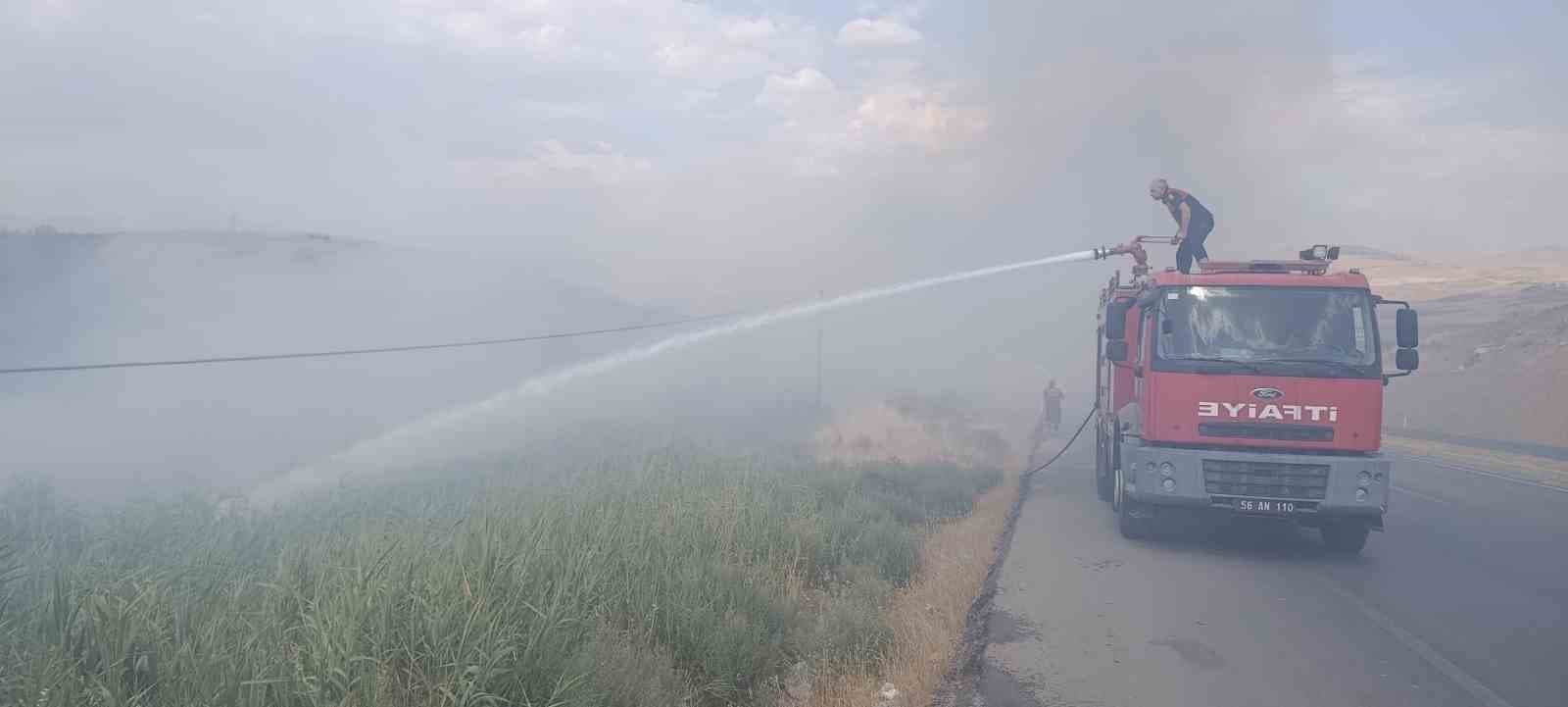 Siirt Üniversitesi Yakınlarında Çıkan Yangın 100 Dönümü Aşkın Alana Zarar Verdi