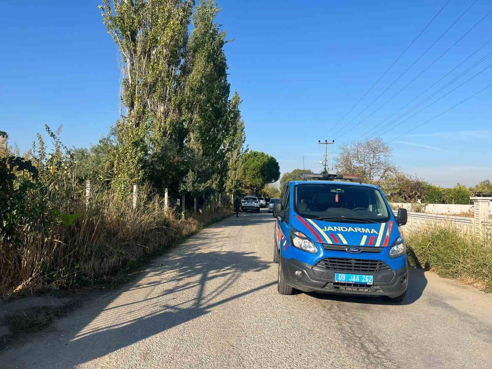 Boşanma Tartışması Sonrası Cinayet ve İntihar: Eski Eşini Vuran Adam, Araçta Ölü Bulundu